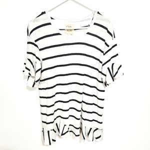 Chaser | Striped Split Back Top White Black Small